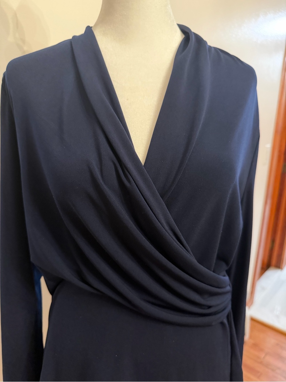 DKNY Womenβs Navy Blue Matte Jersey Faux Wrap Top Long Sleeve Size L - Picture 11 of 12